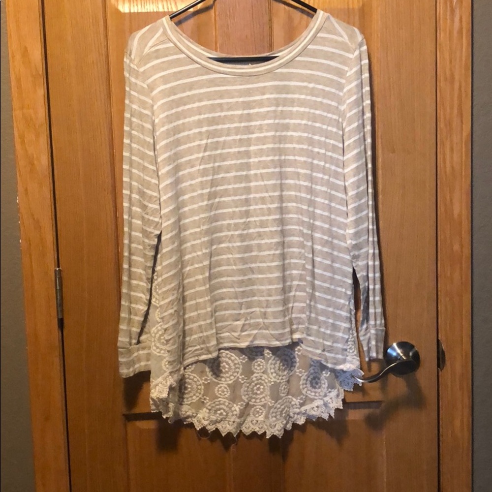 Women’s light weight top